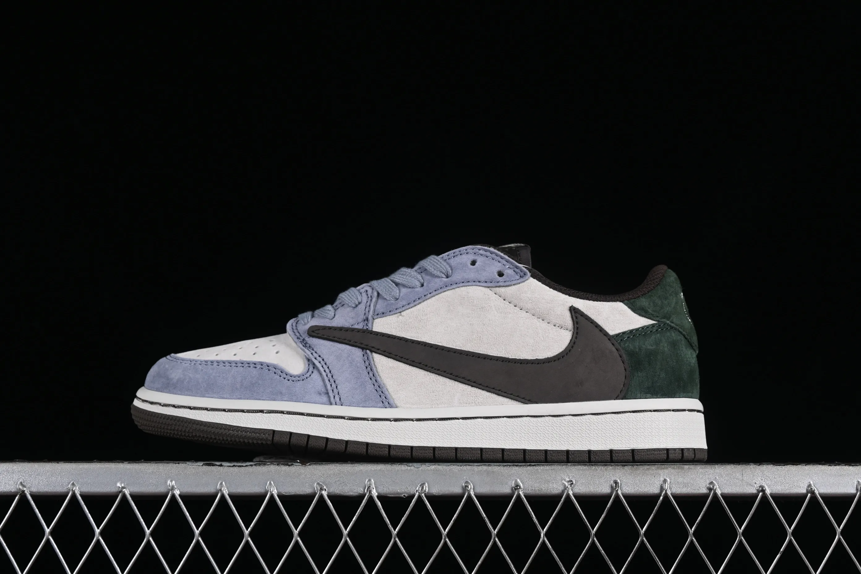 All Categories Air Jordan Jordan Series Basketball Shoes Air Jordan 1 Low Travis Scott x Air Jordan 1 Low OG AJ1 Joe 1 Reversed Overhook Joint Style Casual Sports Basketball Shoes DM7866-820